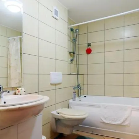 Vlad Studio Apartment